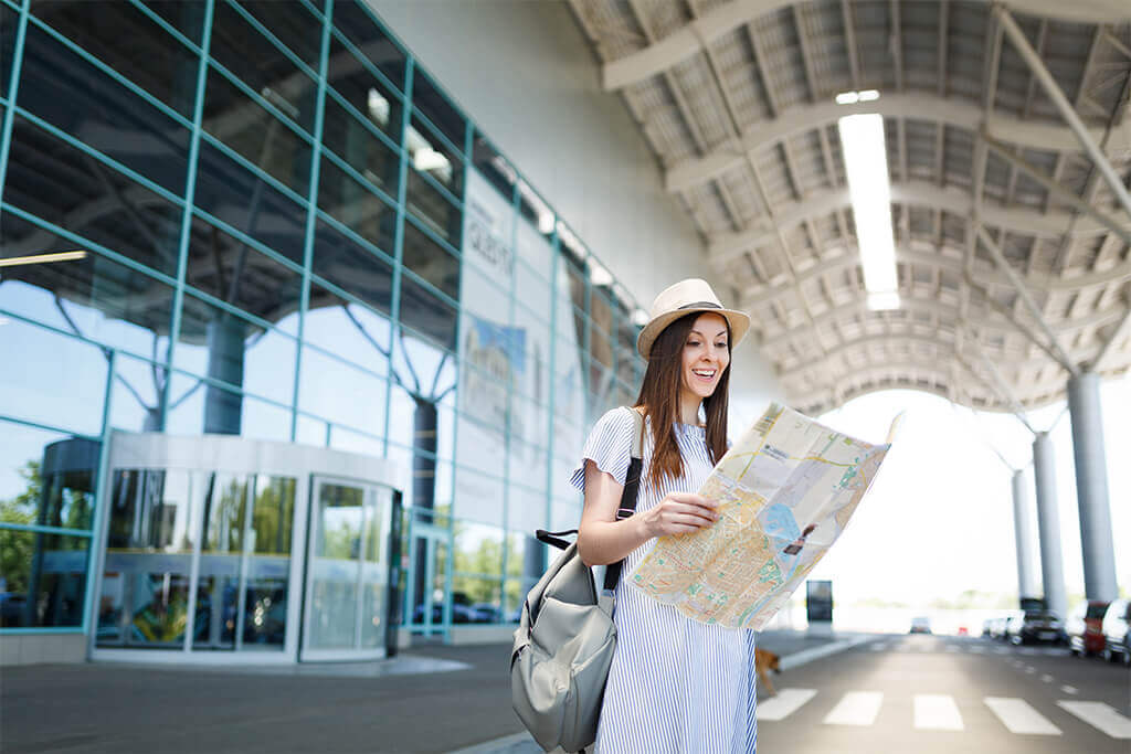 Aliste las maletas y solicite una tarjeta de crédito para sus viajes fuera de Costa Rica