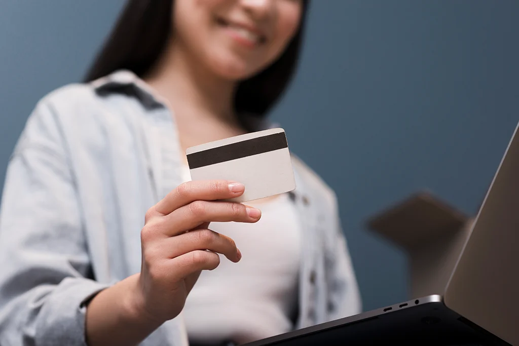 Soluciones financieras con tarjetas de crédito de Coopealianza
