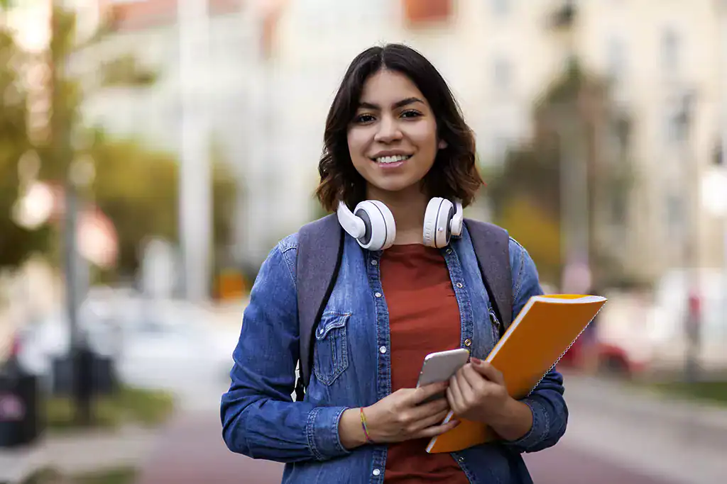 Obtenga un préstamo estudiantil y planifique para costos universitarios